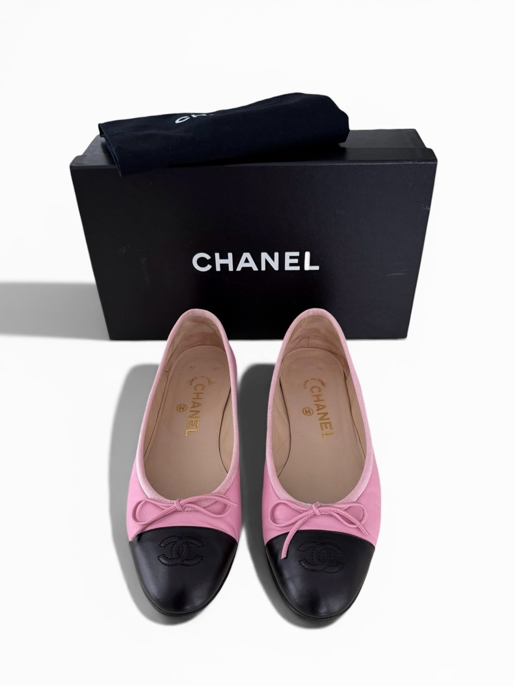 CHANEL 2000S Black And Pink Two-Toned Ballerina Flats / EU 37 / RARE